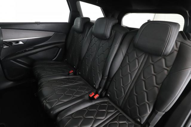 Peugeot 5008 image 2