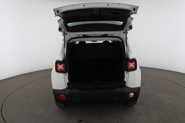 Jeep Renegade image 9