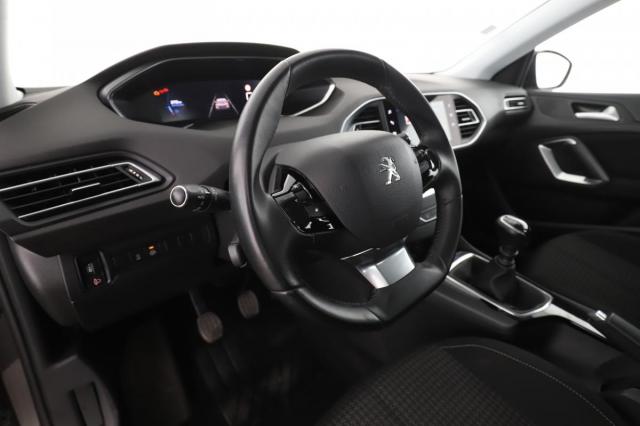 Peugeot 308 image 1