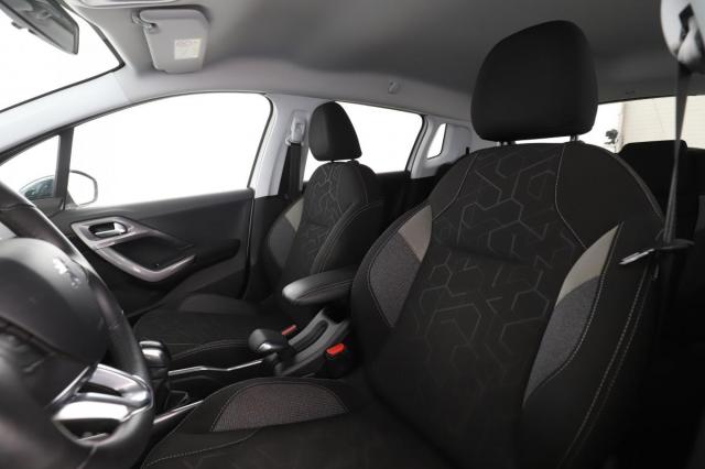 Peugeot 2008 image 3