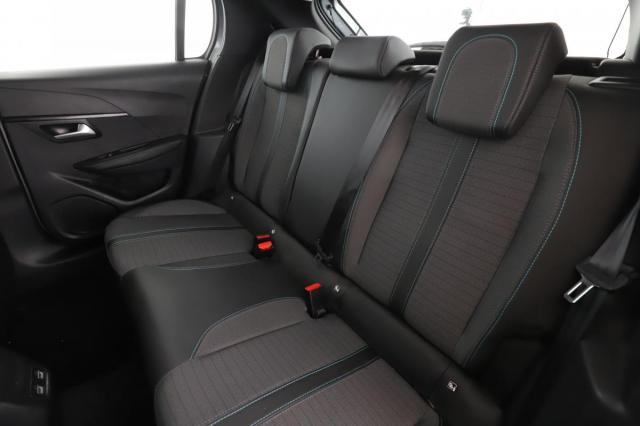 Peugeot 208 image 8