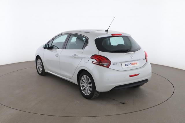 Peugeot 208 image 9