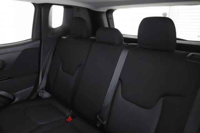 Jeep Renegade image 6