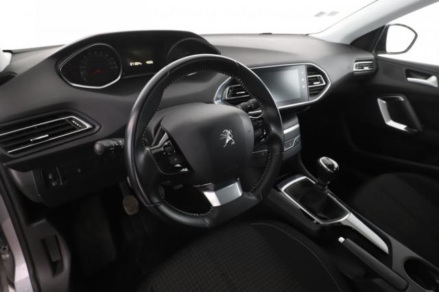 Peugeot 308 image 9