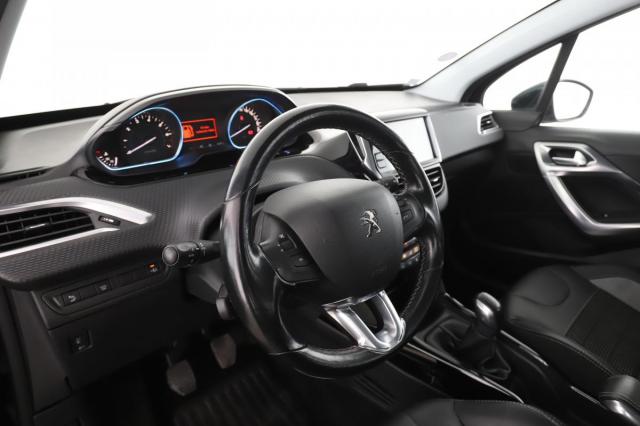 Peugeot 2008 image 2