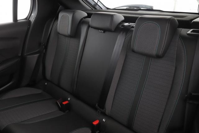 Peugeot 208 image 1