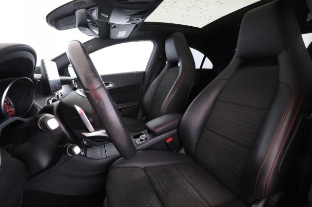 Mercedes Benz Cla image 8
