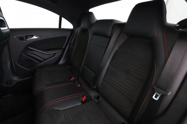 Mercedes Benz Cla image 2
