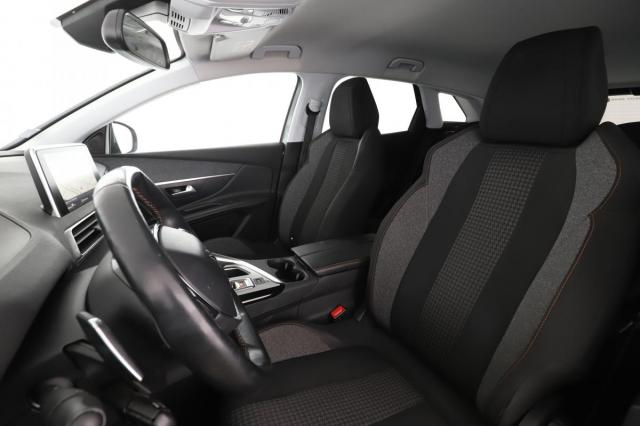 Peugeot 3008 image 2
