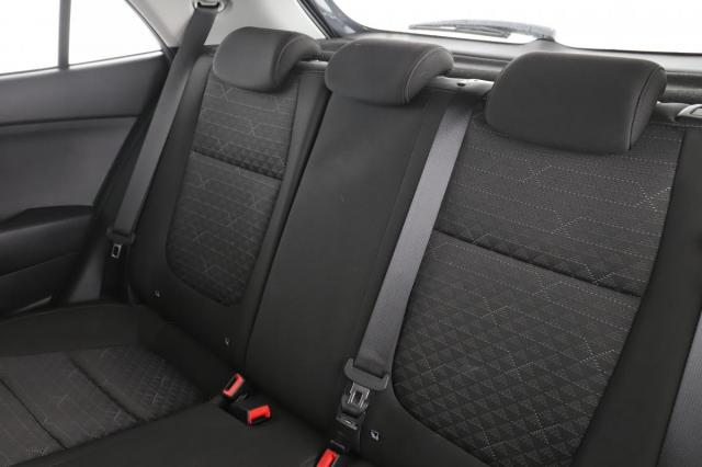 Kia Rio image 9
