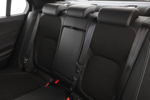 Jaguar Xe image 4