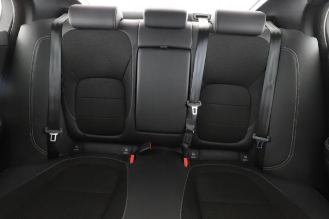 Jaguar Xe image 7