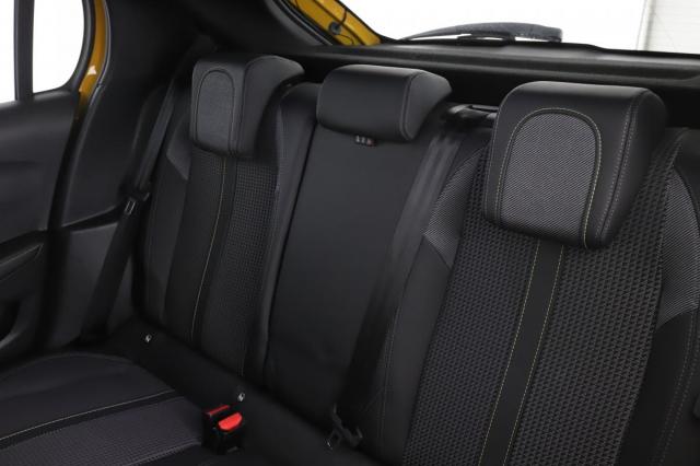 Peugeot 208 image 1