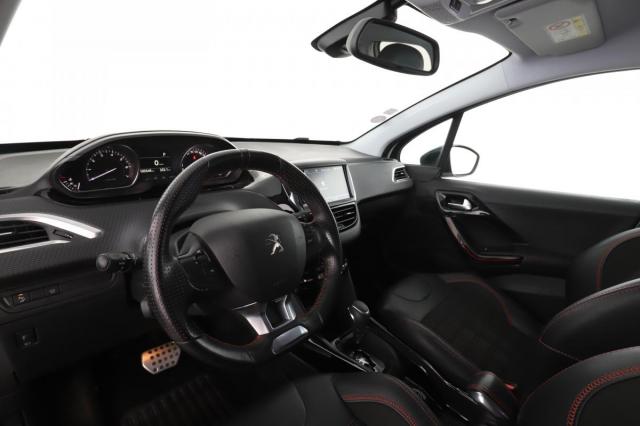 Peugeot 2008 image 6
