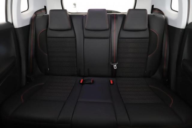 Peugeot 2008 image 7