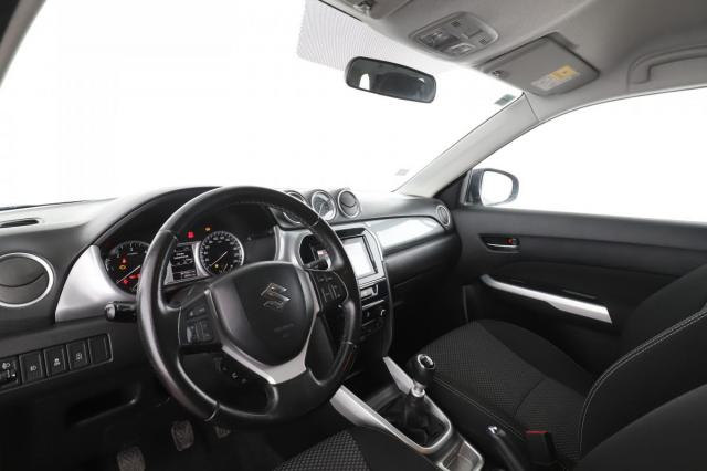 Suzuki Vitara image 9