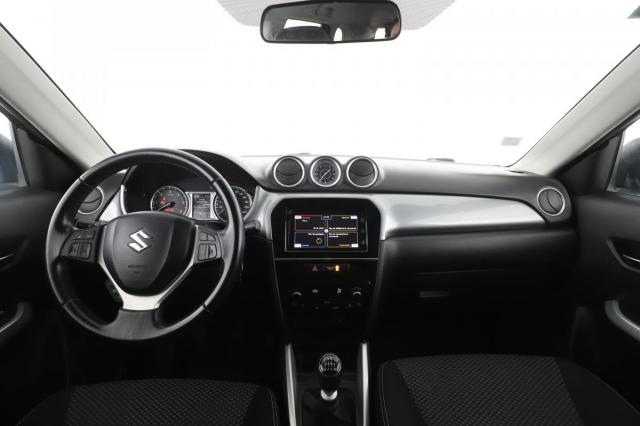 Suzuki Vitara image 2