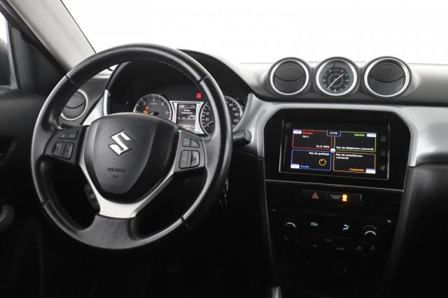 Suzuki Vitara image 7