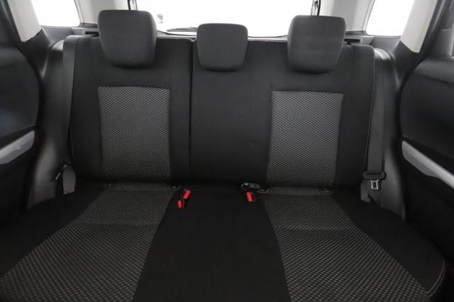 Suzuki Vitara image 8