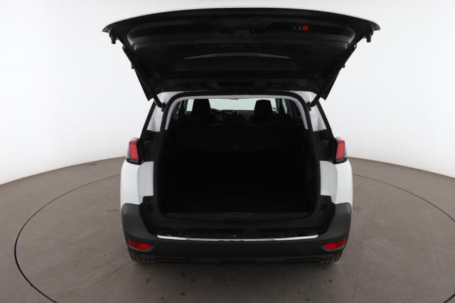 Peugeot 5008 image 4