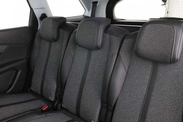 Peugeot 5008 image 1