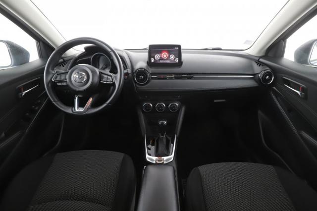 Mazda 2 image 8