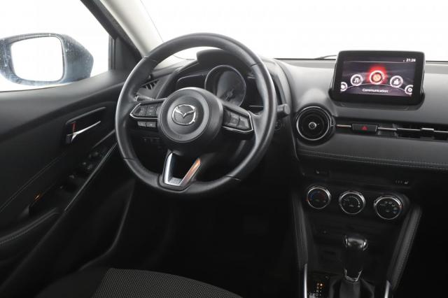 Mazda 2 image 9