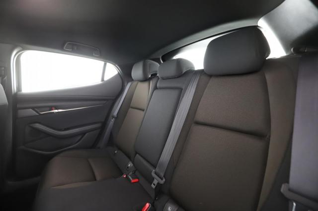Mazda 3 image 9