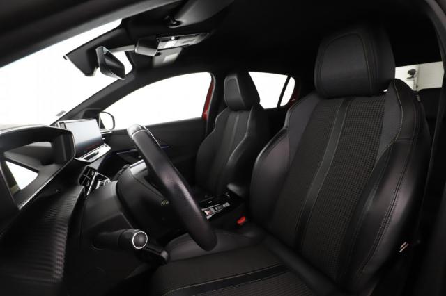 Peugeot 208 image 1