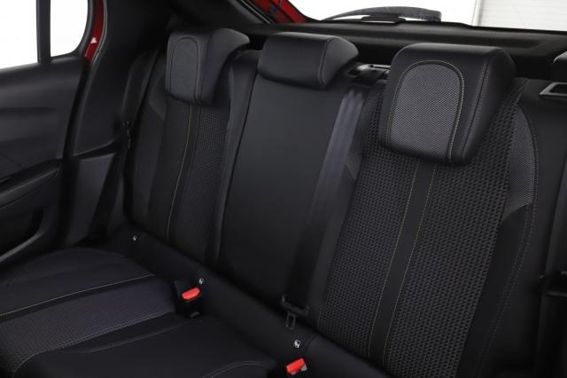 Peugeot 208 image 2