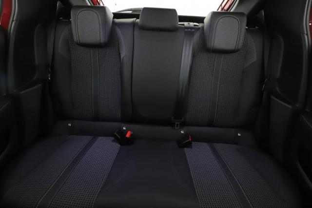 Peugeot 208 image 9
