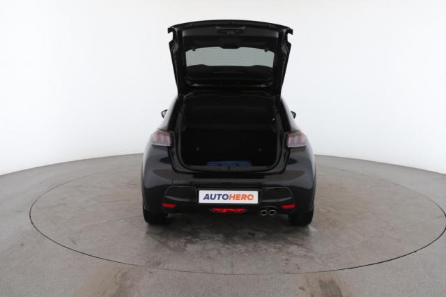 Peugeot 208 image 2