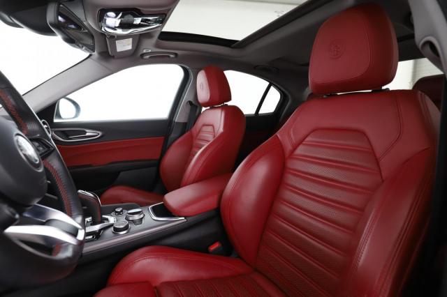 Alfa Romeo Giulia image 2