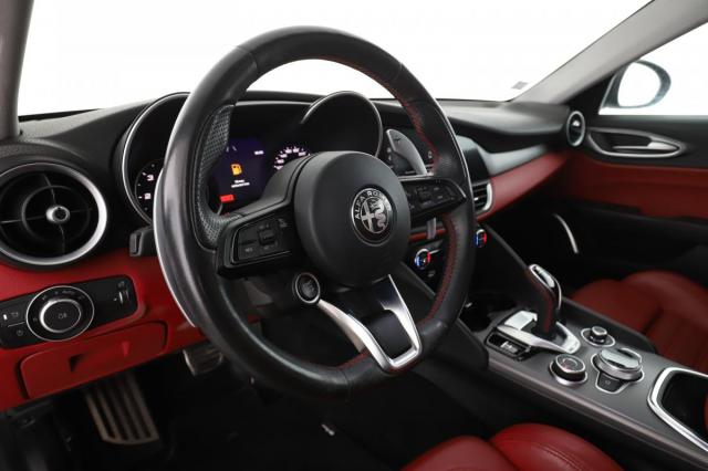Alfa Romeo Giulia image 1