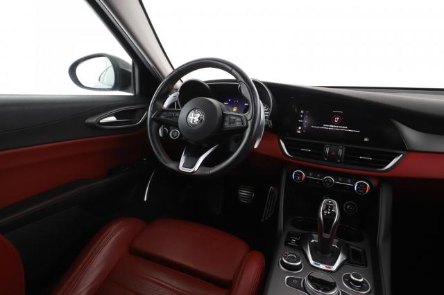Alfa Romeo Giulia image 6