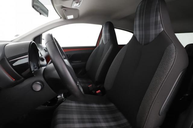 Peugeot 108 image 1