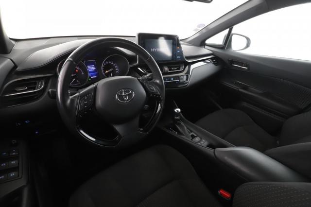Toyota C-Hr image 2