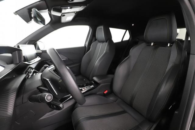 Peugeot 2008 image 3