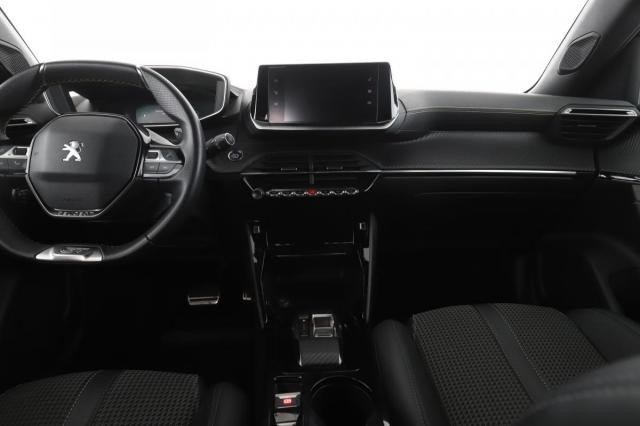 Peugeot 2008 image 8