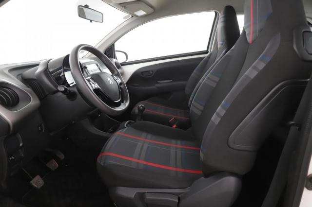 Peugeot 108 image 1