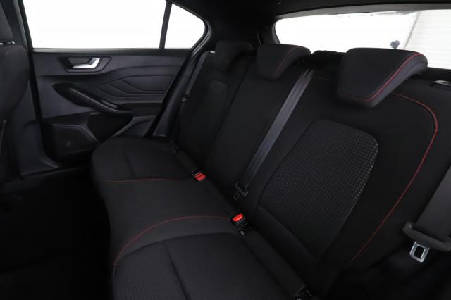 Ford Focus image 7