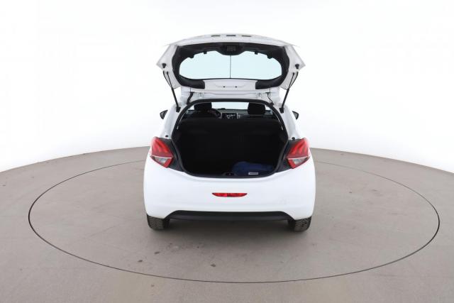 Peugeot 208 image 2