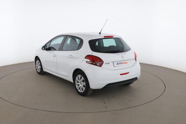 Peugeot 208 image 7