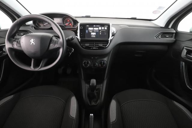 Peugeot 208 image 6