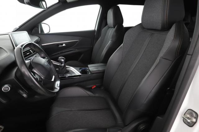 Peugeot 3008 image 9