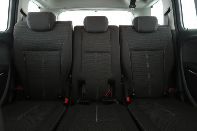 Opel Zafira image 2