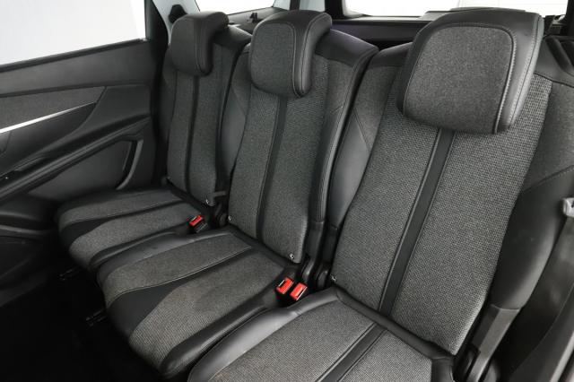Peugeot 5008 image 3
