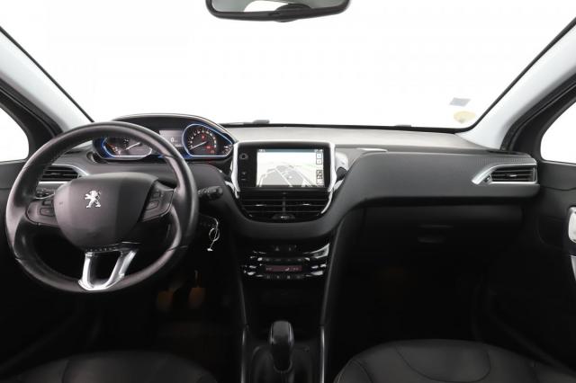 Peugeot 2008 image 2