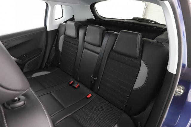 Peugeot 2008 image 6