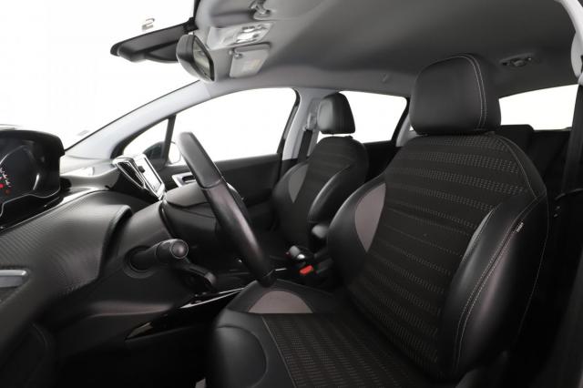 Peugeot 2008 image 3